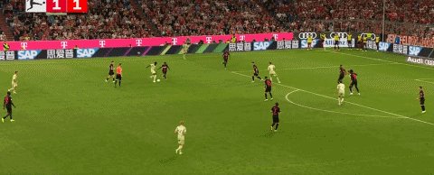 1694817363193002586.gif 拜仁57.gif