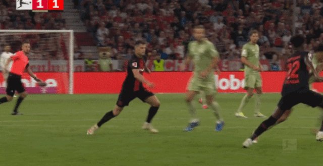 1694817383571099314.gif 拜仁80.gif