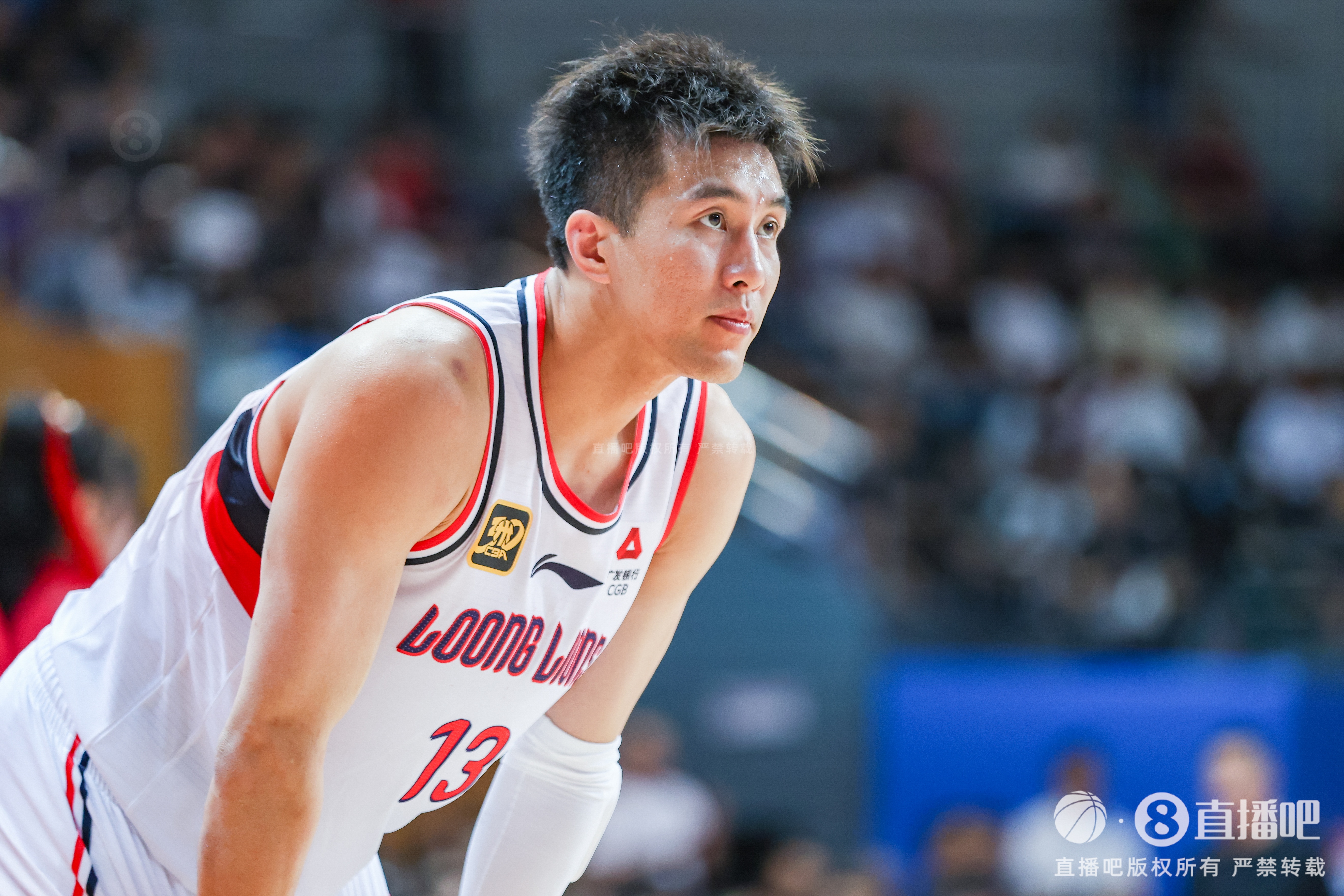 开云体育下载-郭艾伦广州队生涯两个赛季仅出战19场 场均14.5分2.9板4.5助
