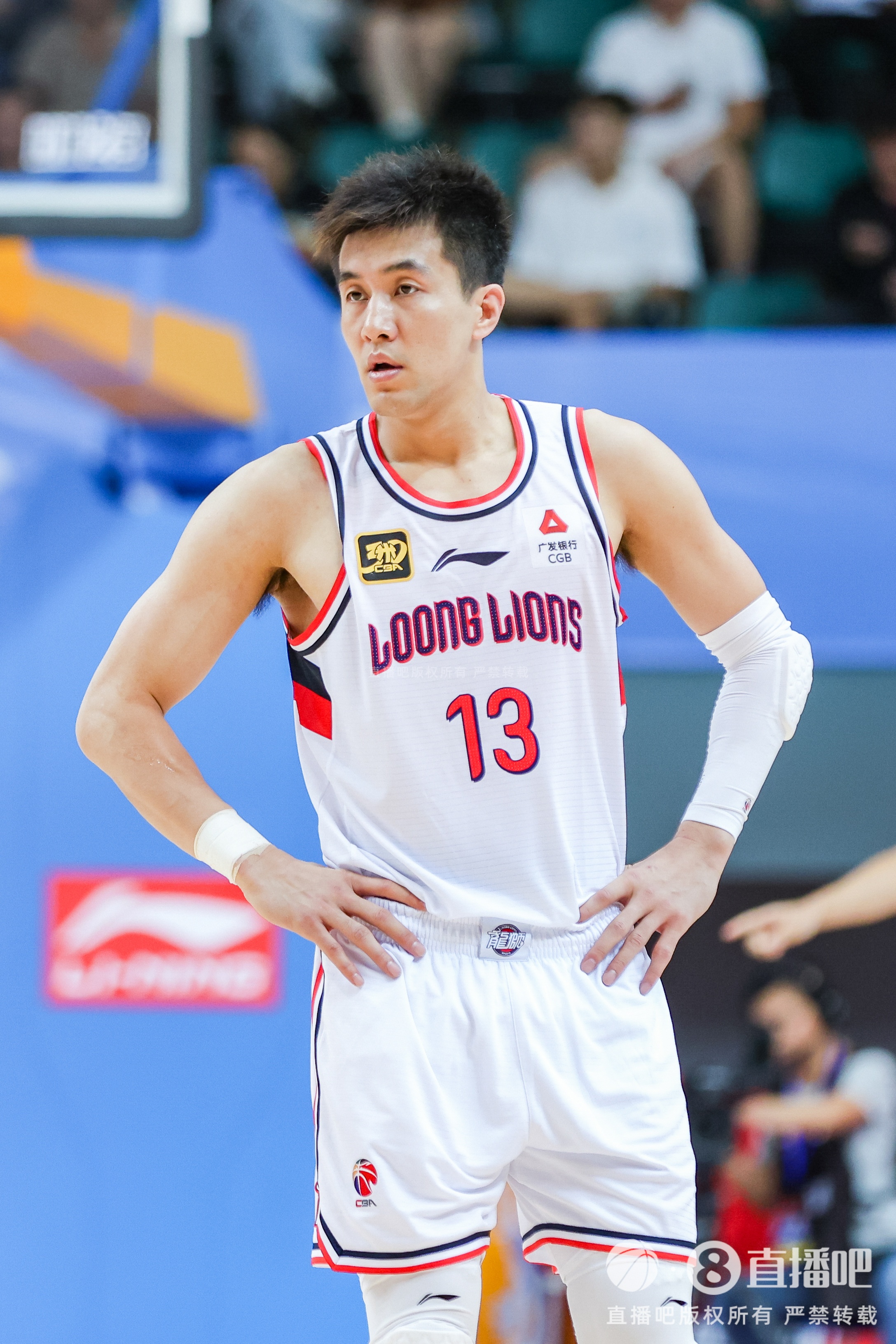 开云体育App-媒体人：郭艾伦ACL 再想打出好状态已很难了 但CBA会有他一席之地